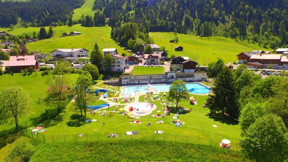 Hotel Almhof Rupp Riezlern Exterior foto